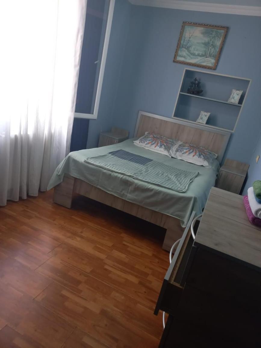 Квартира У Старого Бульвара Batumi Exteriör bild